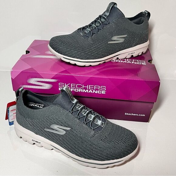 Skechers GOWalk Saint Tropez Travel Washable Knit Slip-On Sneakers Size: 6W - Picture 1 of 5